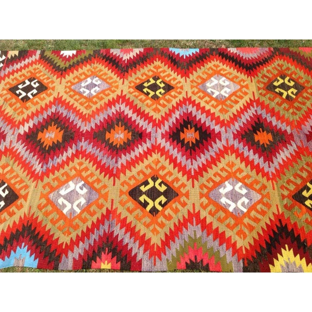 Vintage Turkish Kilim Rug - 5′4″ × 9′ For Sale - Image 4 of 8