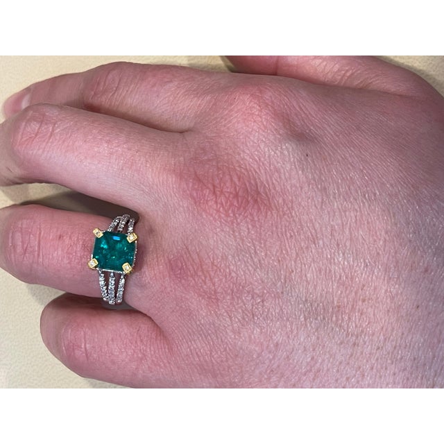 2.93 Carat Emerald Cut Colombian Emerald & 0.52Ct Diamond Ring 18K White/Y Gold For Sale - Image 11 of 18