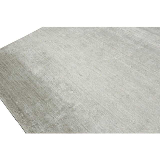 2010s Rug & Kilim’s Modern Rug in Solid Gray and Off-White Striae - 12x19 For Sale In New York - Image 6 of 7