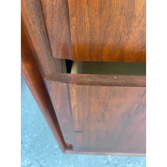 Vintage Dillingham Walnut Nine-Drawer Dresser, Dated 1970, Mid Century Modern, Attributed For Sale - Image 15 of 16