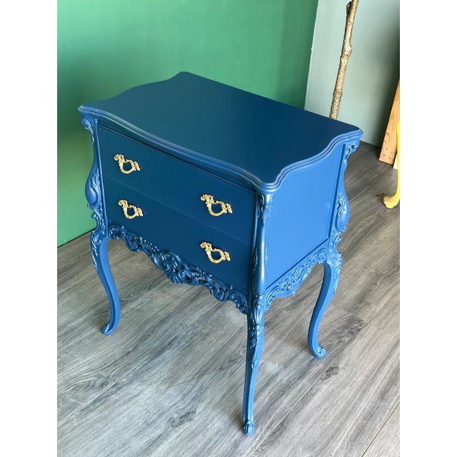 Late 20th Century French Provincial Style Blue Nightstand For Sale In Miami - Image 6 of 7