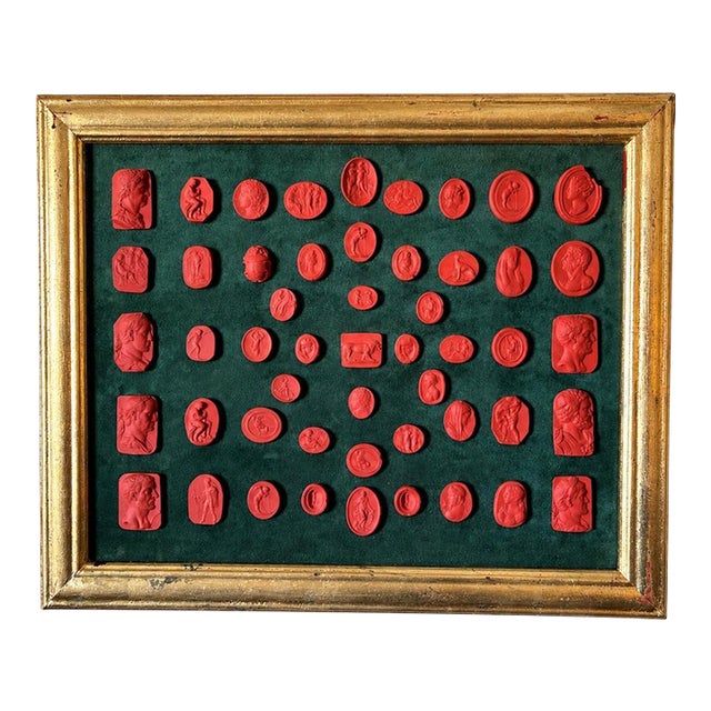 1980s Grand Tour Neoclassical Greco Roman Style Intaglio & Cameo Set on Green Velvet For Sale