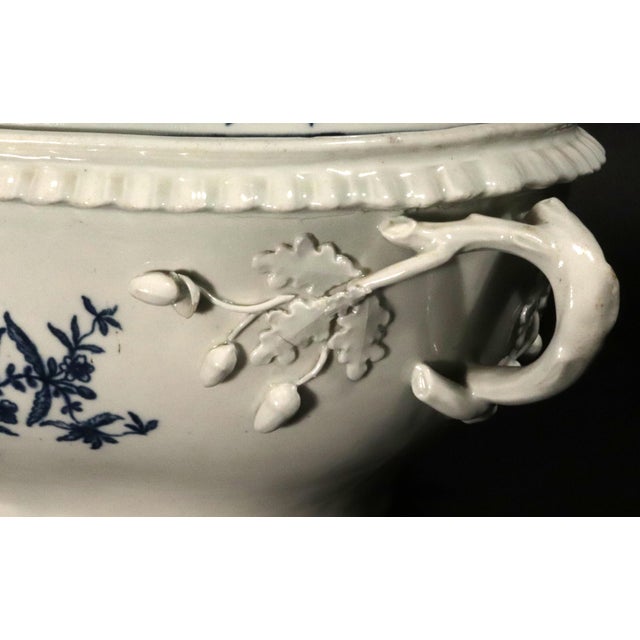 Late 18th Century First Period Worcester Porcelain Soup Tureen, Cover and Stand, Pine Cone Pattern, Blue and White For Sale - Image 9 of 16