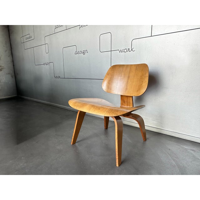 Wood LCW Chair by Charles & Ray Eames for Herman Miller, 1940s For Sale - Image 7 of 18