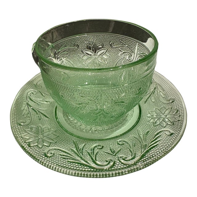 1980s Chantilly Green Cup and Saucer Set Made by Indiana Glass - Set of 4 For Sale