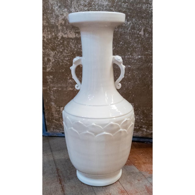 We are selling this great Chinese Blanc De Chine Dehua type vase. This large vase has great simple form with warm white...