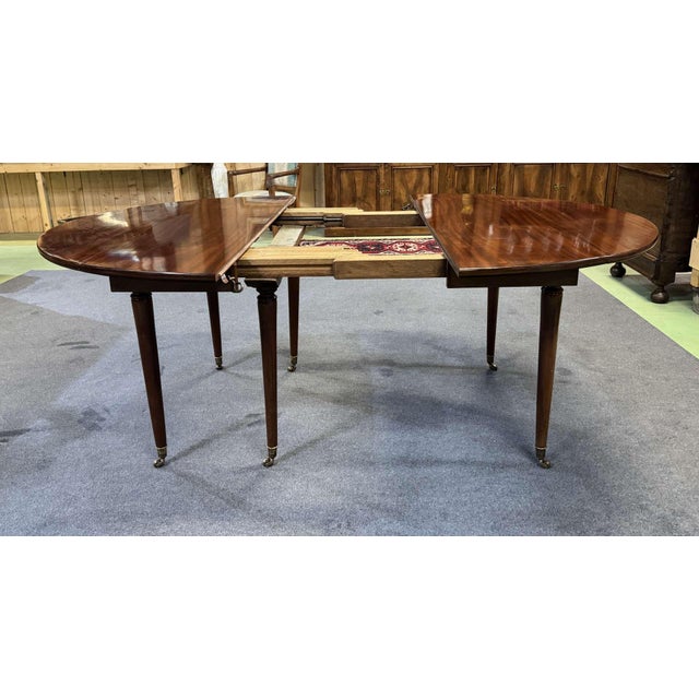 Louis XVI Dining Table in Cuban Mahogany with 5 Modern White Wood Extensions, 19th-Century For Sale - Image 13 of 18