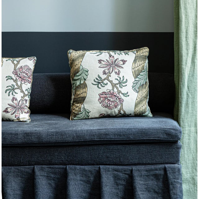 Pair of Linen Pillow Cushions - Colonne Pattern - Designed and Made in Paris For Sale - Image 4 of 5