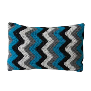 Black & Blue Zig Zag Geométrica Cushion from Com Raiz