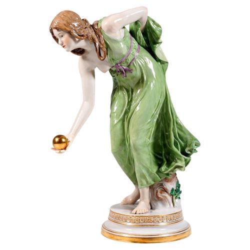 Art Nouveau Figurine of Young Lady Ball Player attributed to Walter Schott for Meissen, 1924 For Sale - Image 9 of 9