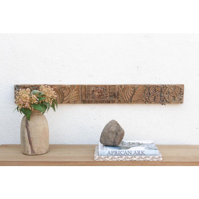 Medallion & Acanthus Leaf Indian Carved Panel For Sale In Los Angeles - Image 6 of 6