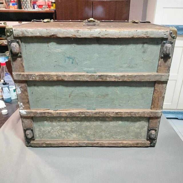 Antique Trunk from Louis Vuitton, 1905 For Sale - Image 12 of 16
