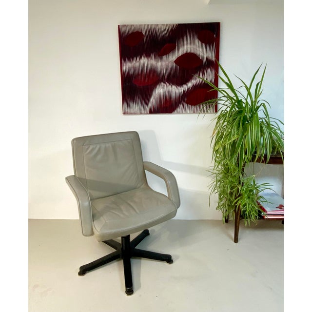 International Visitor Armchair in Leather Grey from Mobilier International For Sale - Image 3 of 17