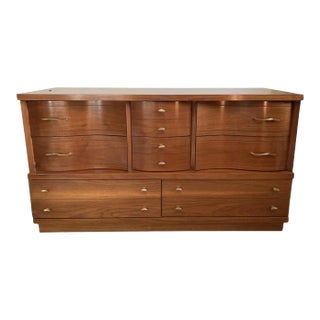Sleek MCM High-Quality Eight-Drawer Dresser With Curved Drawers - Refinished For Sale