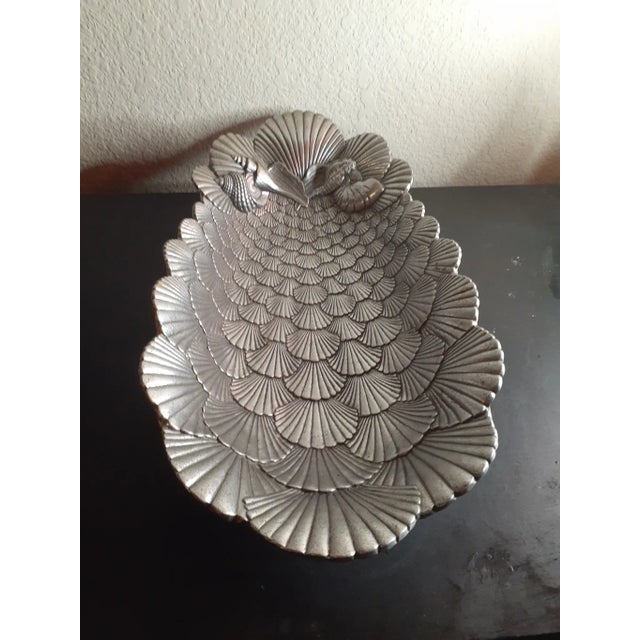 This is a GORGEOUS 1994 Arthur Court 8"x16" Seashell Motif Aluminium Oval Bowl. Great Table Nautical Decor Procured at...