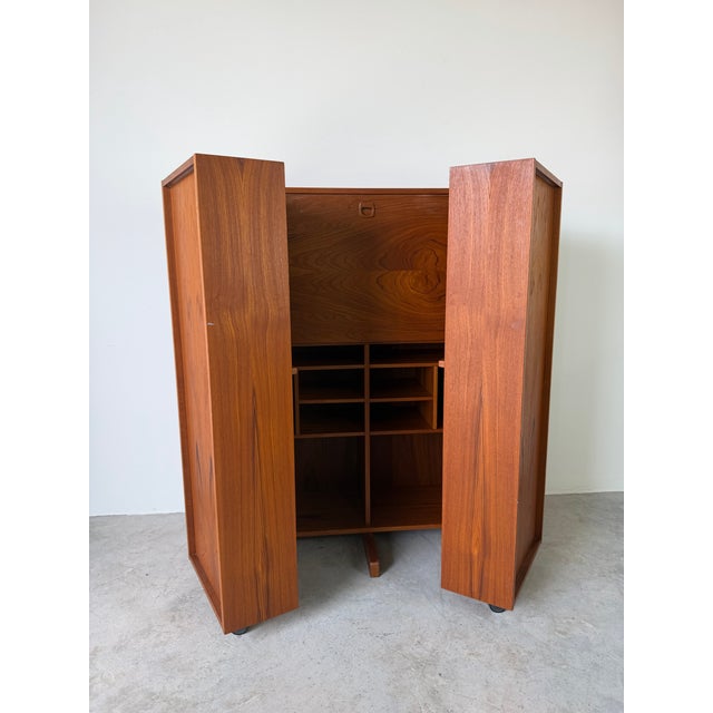 Mid-Century Danish Modern Teak “Magic Box” Folding Desk by Niels Erik Glasdam Jensen for Vantinge Møbelindustri For Sale - Image 4 of 18