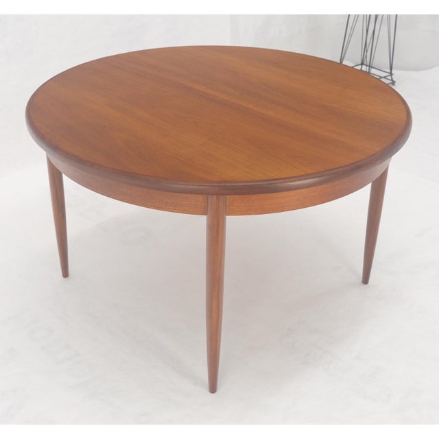 Mid-Century Modern Late 20th Century Danish Modern Round Teak Dining Table w/ 18" Pop Up Hide Away Leaf MINT For Sale - Image 3 of 15