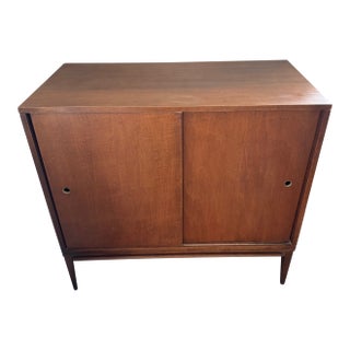 1950s Paul McCobb by the Planner Group Mid-Century Modern Sliding Doors Cabinet For Sale