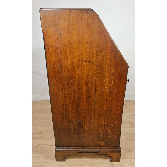 George III Desk in Oak, 1780 For Sale - Image 15 of 18