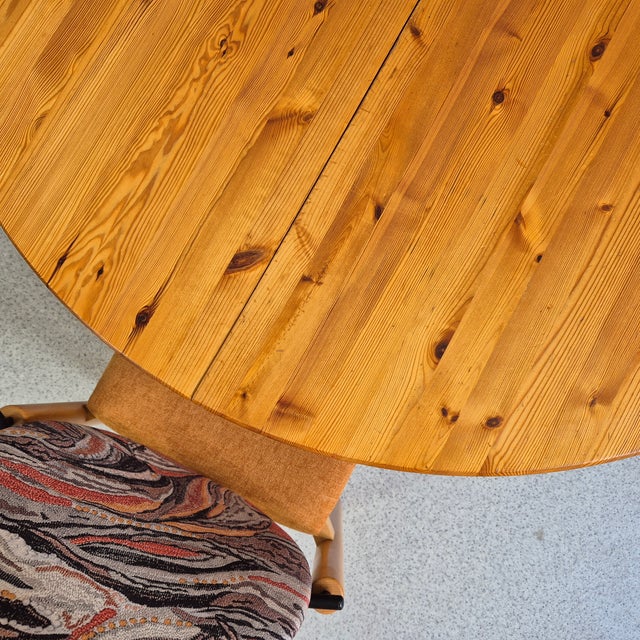 Round Pinewood Dinning Table by Monster Skydd, 1960s, in Very Good conditions. Designed 1960 to 1969
