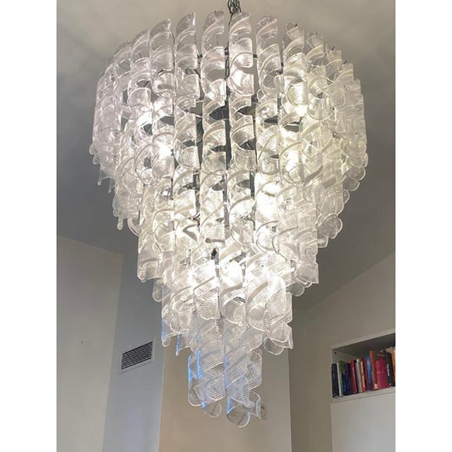 Transparent and White Ricci Murano Glass Chandelier by Simoeng For Sale - Image 10 of 11