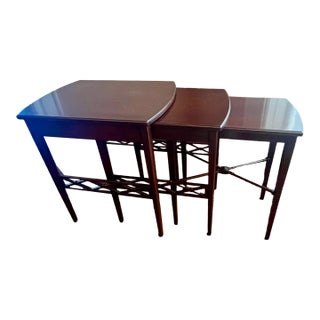 1990s Vintage Set of Three Mahogany Nesting Tables For Sale