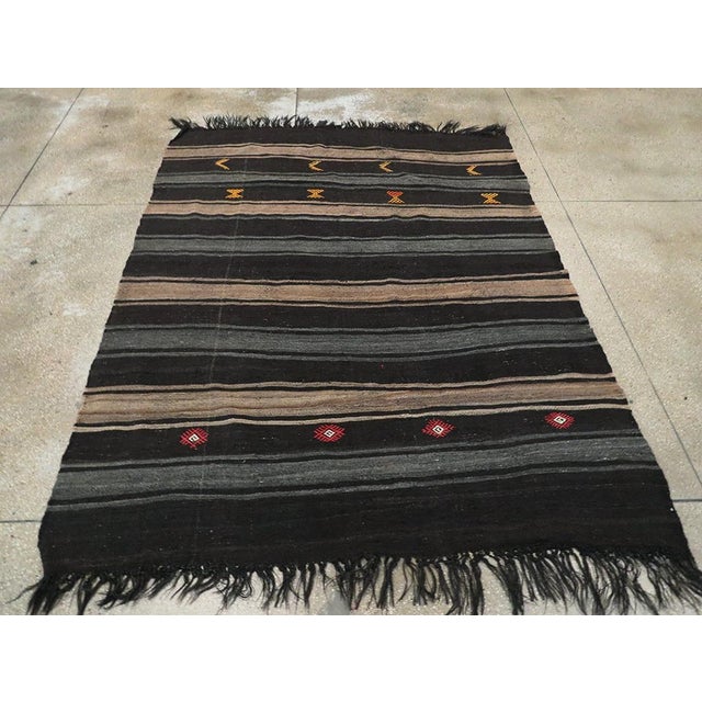 Galerie Shabab Collection Mid-20th Century Handmade Turkish Flatweave Kilim Accent Rug For Sale - Image 4 of 10