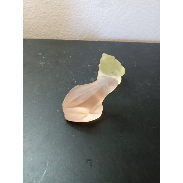 Pair of Vintage Frosted Colored Glass Frog Figurines For Sale - Image 4 of 6