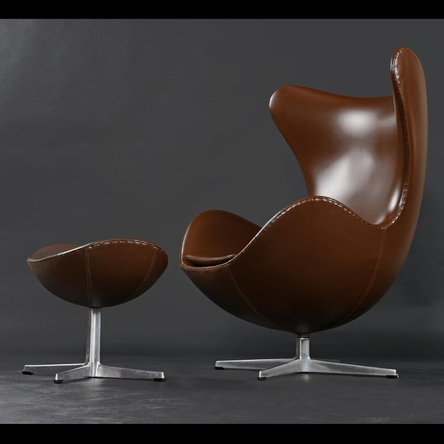 1974 Brown Leather Arne Jacobsen Fritz Hansen Egg Chair & Ottoman For Sale - Image 6 of 18