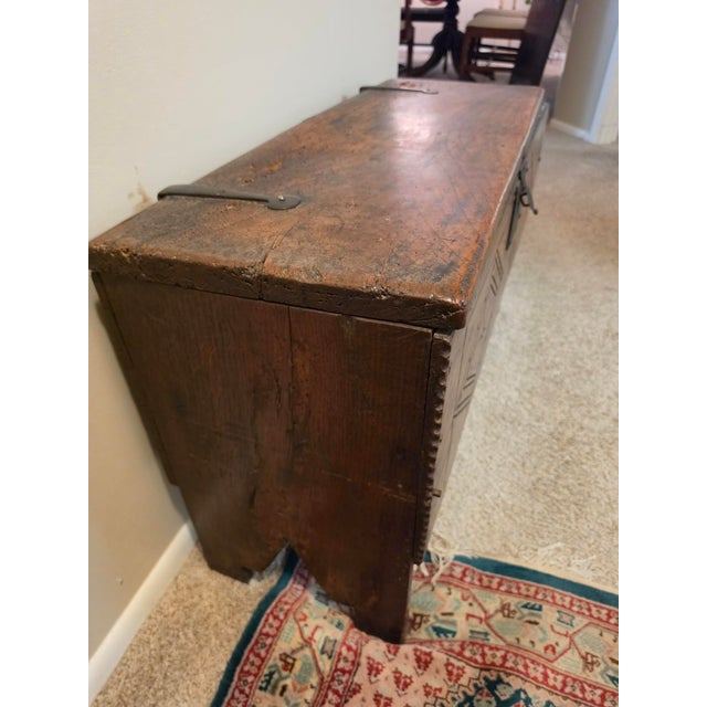 Primitive Coffer hutch bench hope chest 36.5” long 14” wide and 22” tall the front is carved, and has a hinge and lock. If...