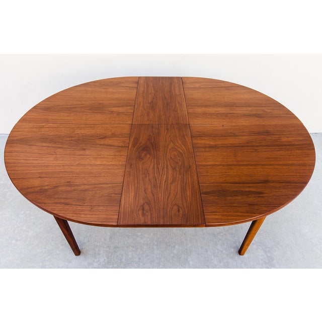 1960s Uncommon Danish Modern Two-Way Walnut Expandable Dining Table For Sale In Los Angeles - Image 6 of 15