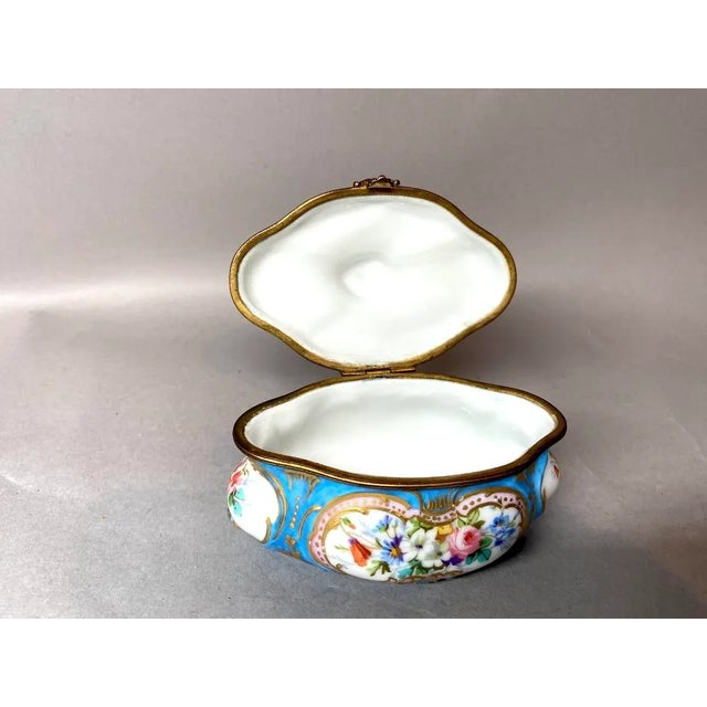Turquoise 1840s French Sèvres Louis XVI Turquoise Porcelain Box For Sale - Image 8 of 15
