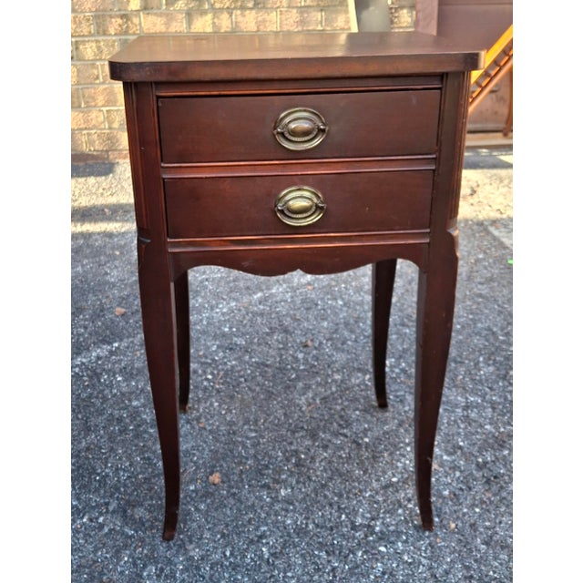 Federal Style Stained Mahogany Two-Drawer Side Table Nightstand, Circa 1940s For Sale In Washington DC - Image 6 of 12