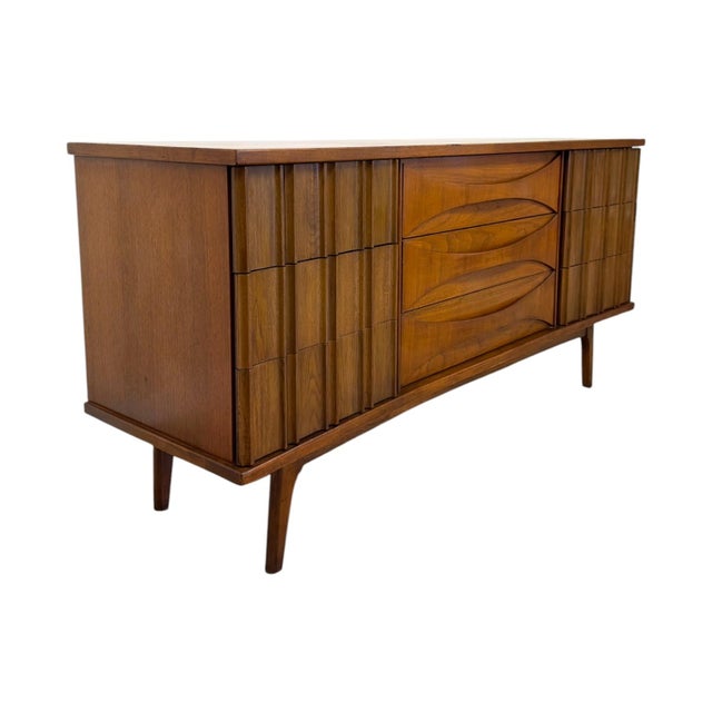 Vintage Mid Century Modern Solid Walnut 9- Drawer Dresser’ With Bent Wood Handles & Brutalist Accents. For Sale - Image 4 of 8