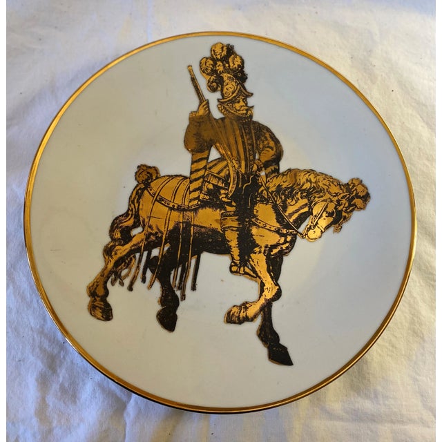 China Plate on Stand Golden Horse Design For Sale - Image 10 of 12
