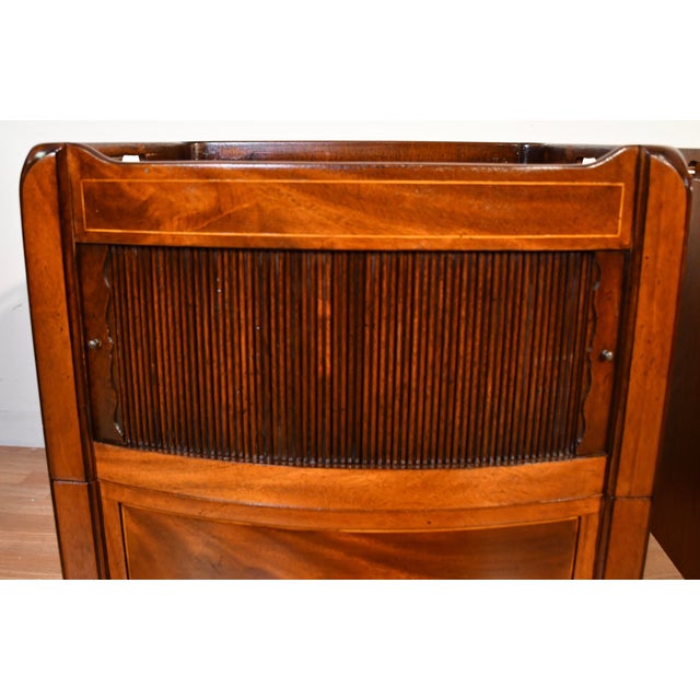 1920s 1920 Antique Beacon Hill Collection Regency Mahogany Nightstands Bedside Tables For Sale - Image 5 of 18