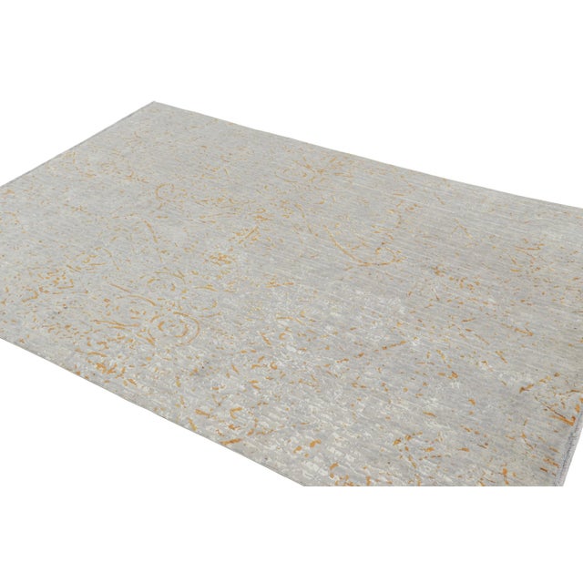 This hand-knotted wool 6x8 rug represents a bold new line of Rug & Kilim’s Modern Collection—a series of contemporary rugs...