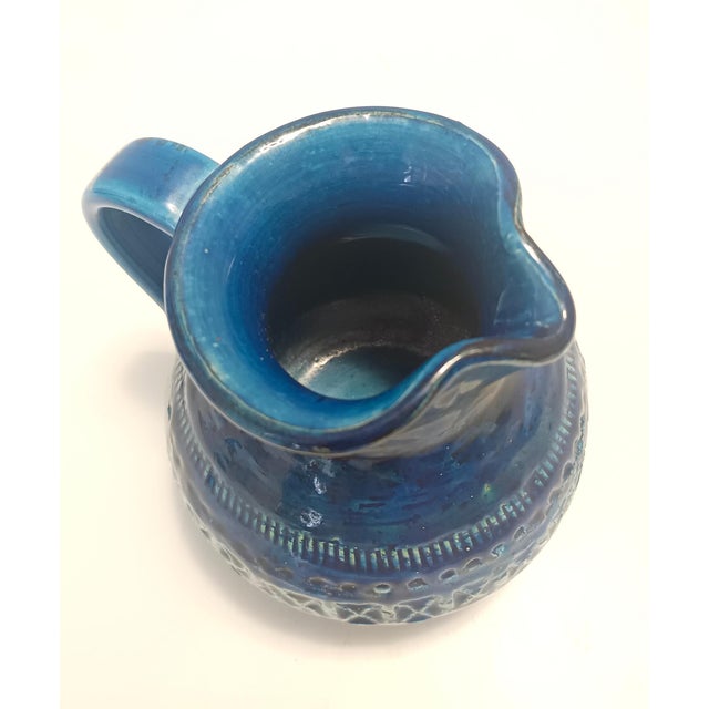 Handmade Rimini Blue Lacquered Ceramic Jug attributed to Aldo Londi for Bitossi, Italy, 1970s For Sale - Image 9 of 12