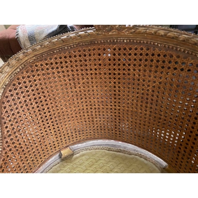 Antique Louis XV Style Gilded Cane Bergère Chair – Post‑1950 French Provincial Elegance For Sale - Image 4 of 9