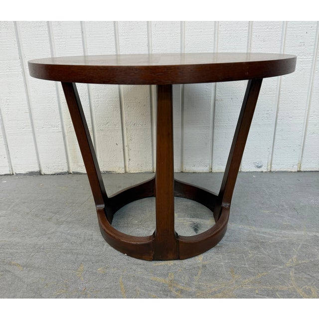 Mid-Century Modern Round Lane Rhythm Walnut Side Tables - Set of 2 For Sale In Philadelphia - Image 6 of 7
