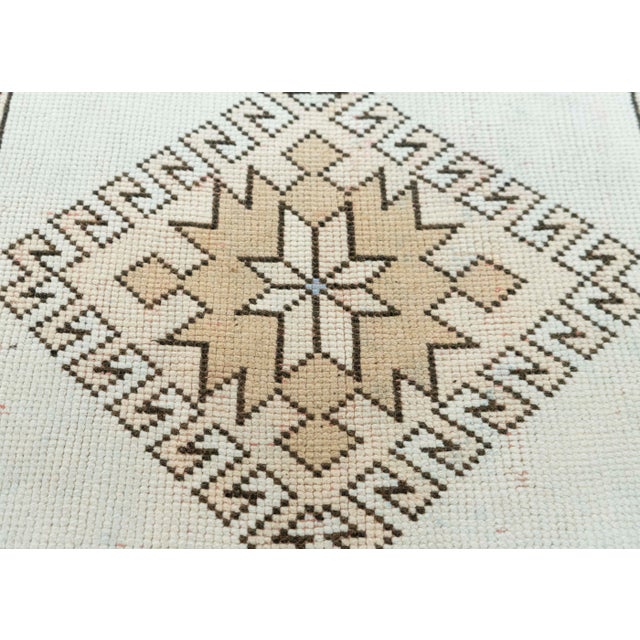 Turkish Vintage Rug 2'10" x 3'8" #21108 For Sale - Image 4 of 8