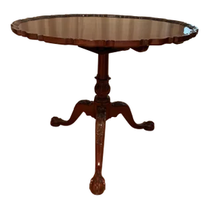 1980s Chippendale-Style Pie Crust Tilt Top Tea Table