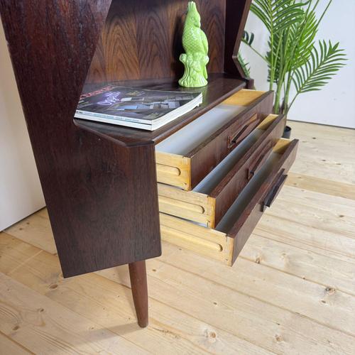 Wood Mid-Century Modern Rosewood Corner Bar Cabinet For Sale - Image 7 of 12