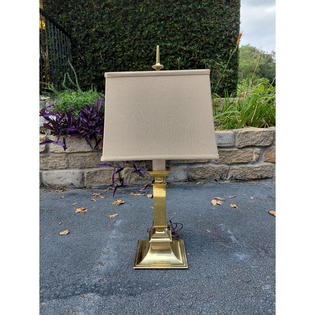 Vintage Stiffel Polished Brass Table Lamp With New Linen Shade For Sale In Atlanta - Image 6 of 6