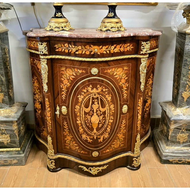 French French Marquetry Cabinet With Marble Top – Floral Inlay Accent Chest With Gilt Bronze Mounts For Sale - Image 3 of 3