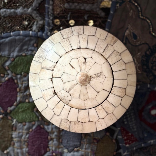 Maitland - Smith Maitland-Smith Tessellated Bone Lidded Dish/Box For Sale - Image 4 of 7