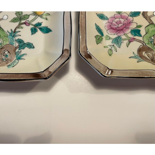 Pair of Asian Porcelain Square Bowls For Sale - Image 6 of 8