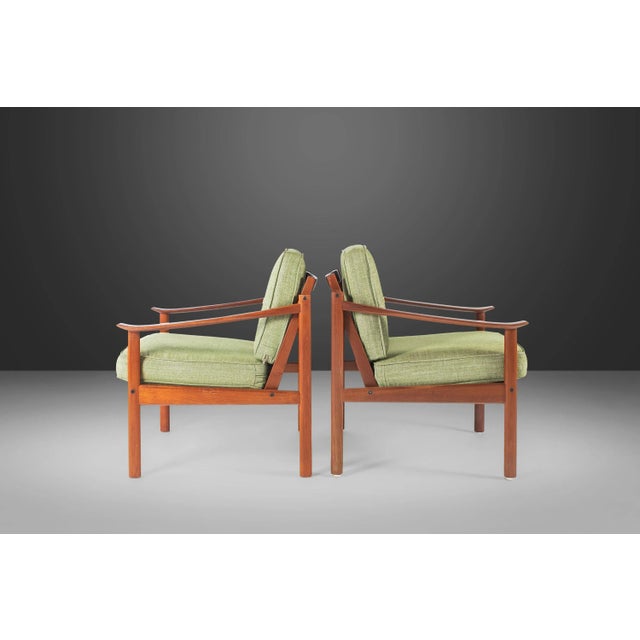 Danish Mid Century Modern Lounge Chairs in Teak by Peter Hvidt for Soborg Møbler, Denmark, circa 1960's - A Pair For Sale - Image 9 of 13
