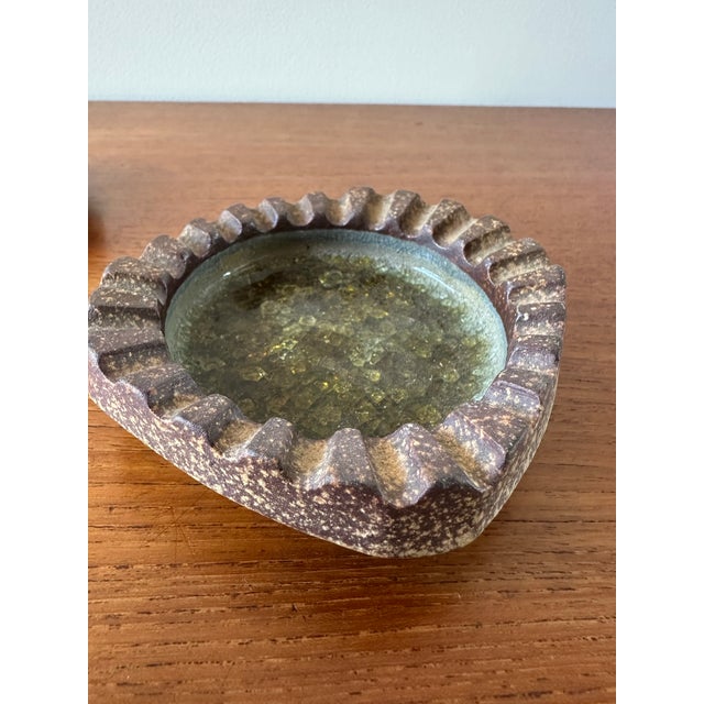 1960s Robert Maxwell Studio Pottery Ashtrays- Set of 3 For Sale - Image 11 of 12