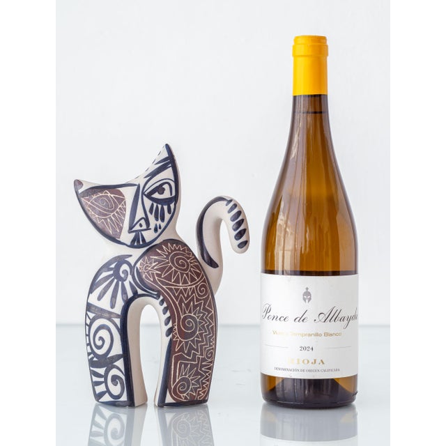 Cubist cat figurine by Alfonso Otero Regal of Regal Cerámica in Viveiro, Galicia. The stylized feline form, with its...
